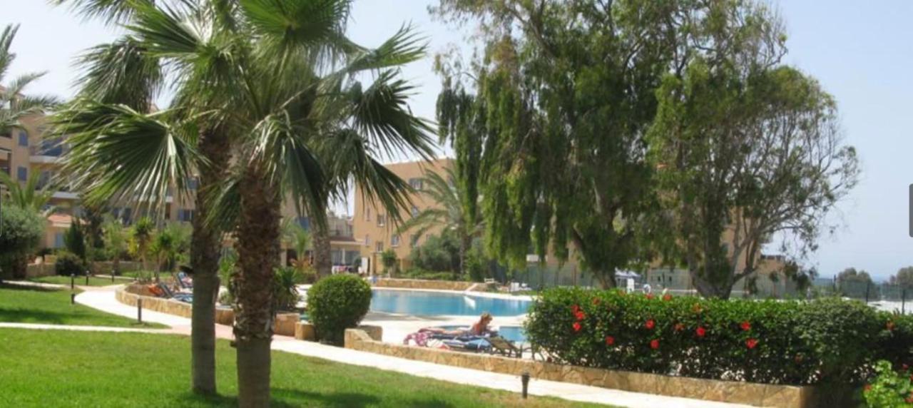 Kings Palace - Modern And Stylish Pool Facing Appartement Paphos